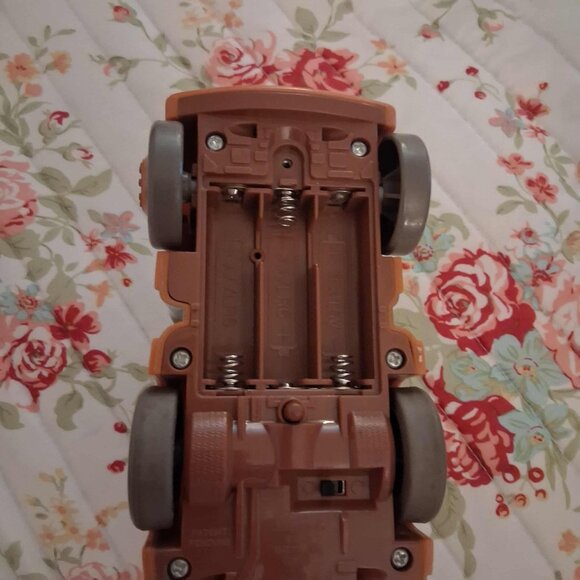 DISNEY PIXAR 'CARS' TOW TRUCKS--SET Of 7 -- - Picture 3 of 6